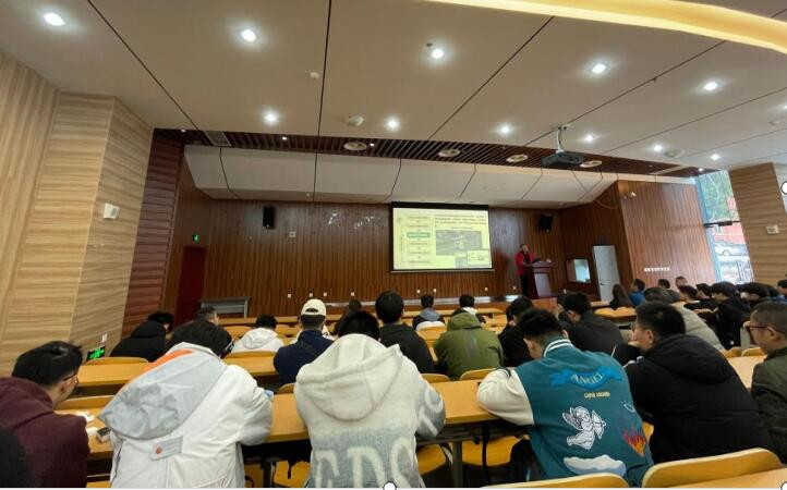 土木工程学院举行博士系列学术讲座（一）.jpg