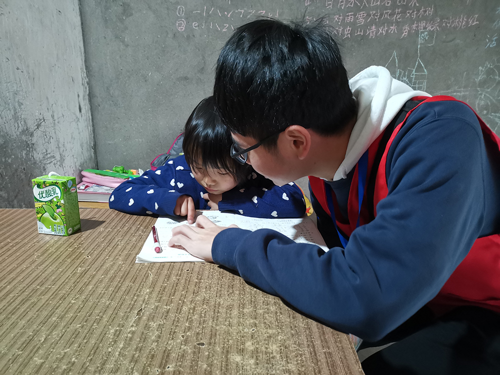 土木工程学院“筑梦者’志愿服务队实行“知恩图报’周六筑梦计划1.jpg