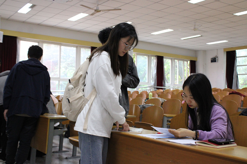 土木工程学院开展2024届毕业生求职简历诊断活动3.jpg 土木工程学院开展2024届毕业生求职简历诊断活动3.jpg