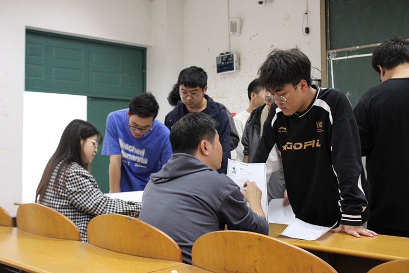 土木工程学院开展2024届毕业生求职简历诊断活动2.jpg 土木工程学院开展2024届毕业生求职简历诊断活动2.jpg