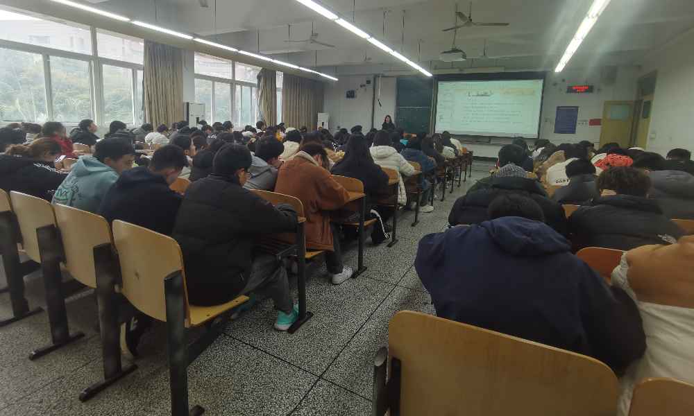土木工程学院工造22级开展2024年开学教育班会1.jpg