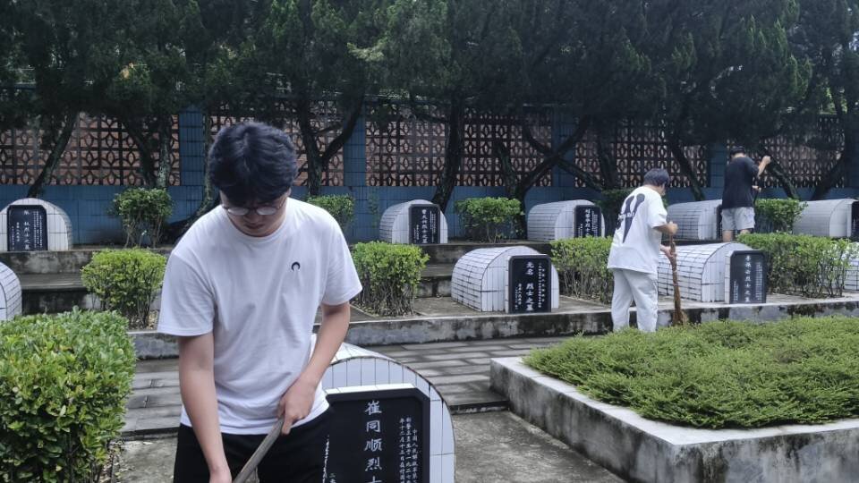 土木工程学院“英烈传承”实践团队赴自贡开展暑期社会实践活动2.jpg