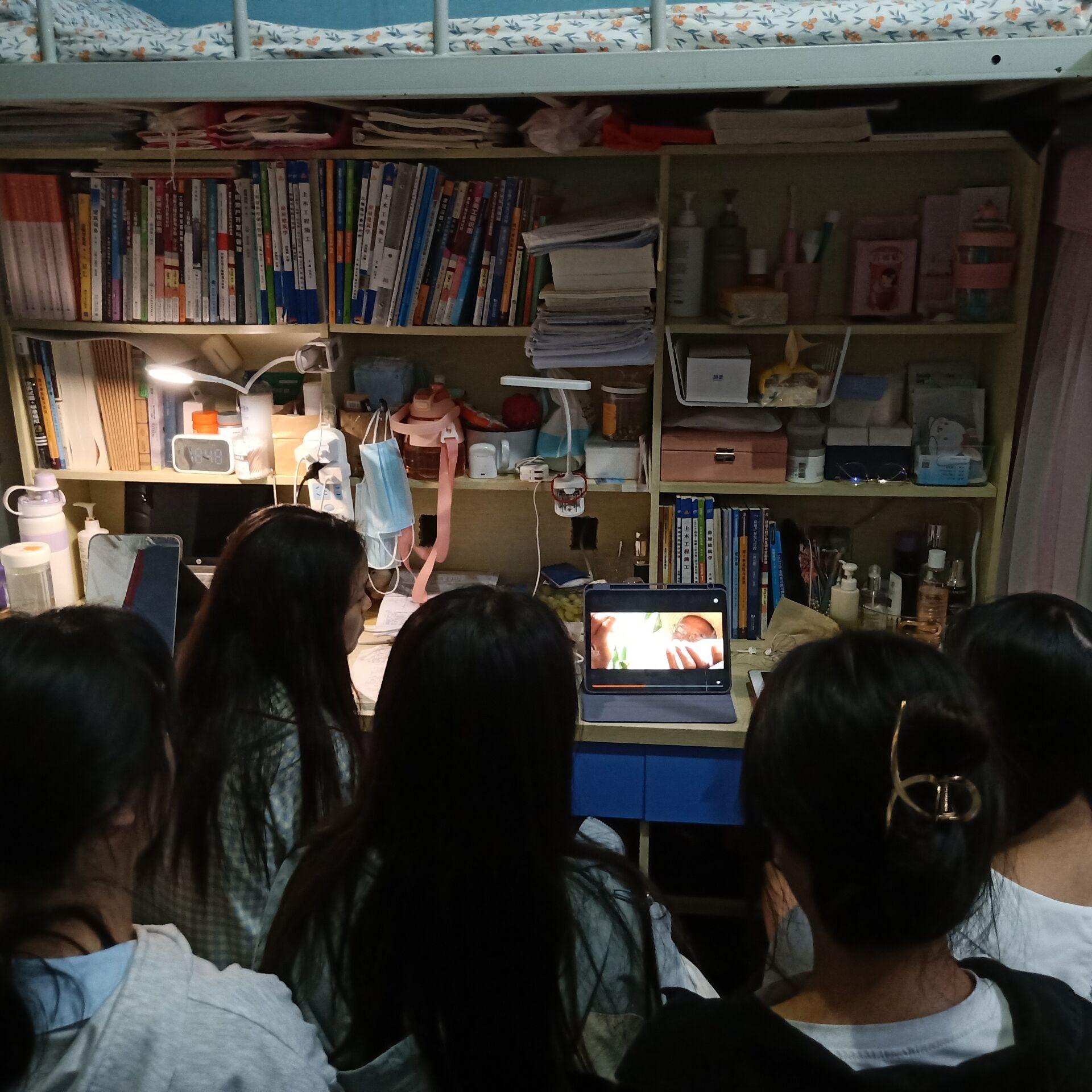 土木工程学院组织学生观看“同上一堂粮食安全思政大课’1.jpg