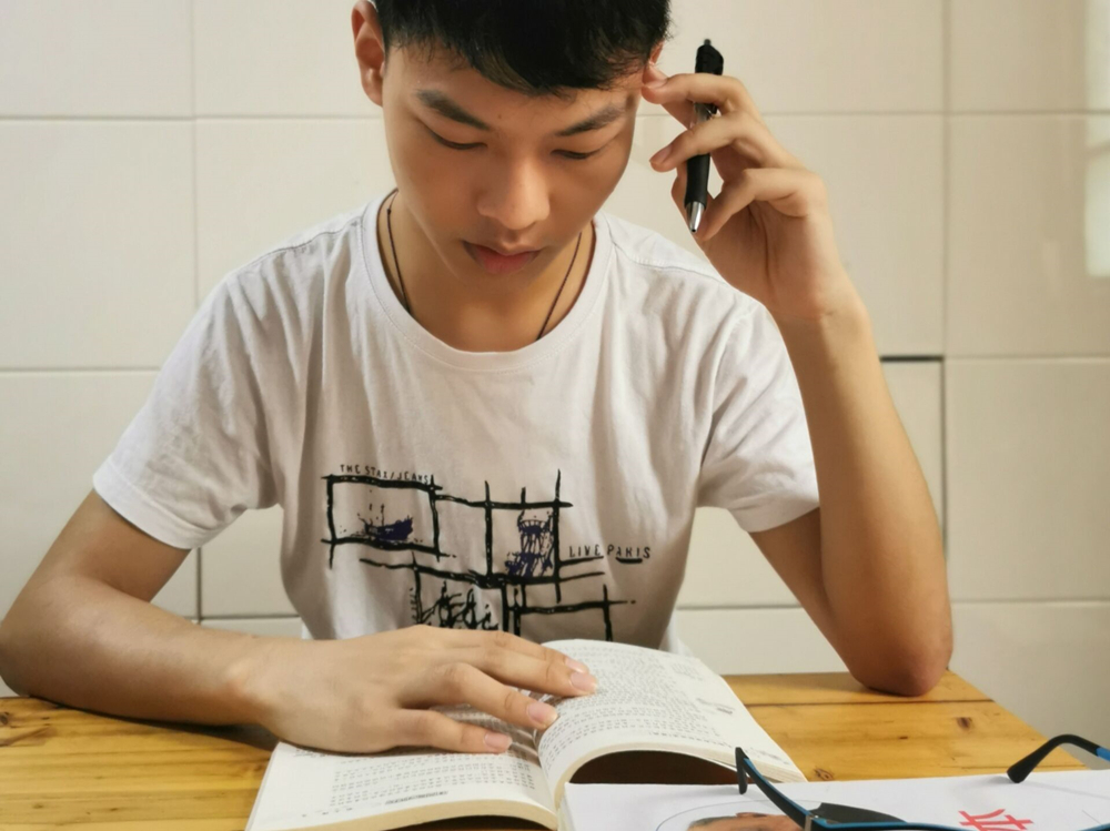 土木工程学院“筑梦者’志愿服务队携手幕天公益开展“我读书很猛’阅读活动.jpg