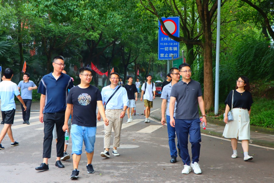 土木工程学院2007级给排水专业毕业10周年荣归母校1.jpg