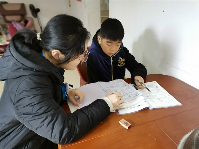 土木工程学院“筑梦者’志愿队开展帮扶活动1.jpg