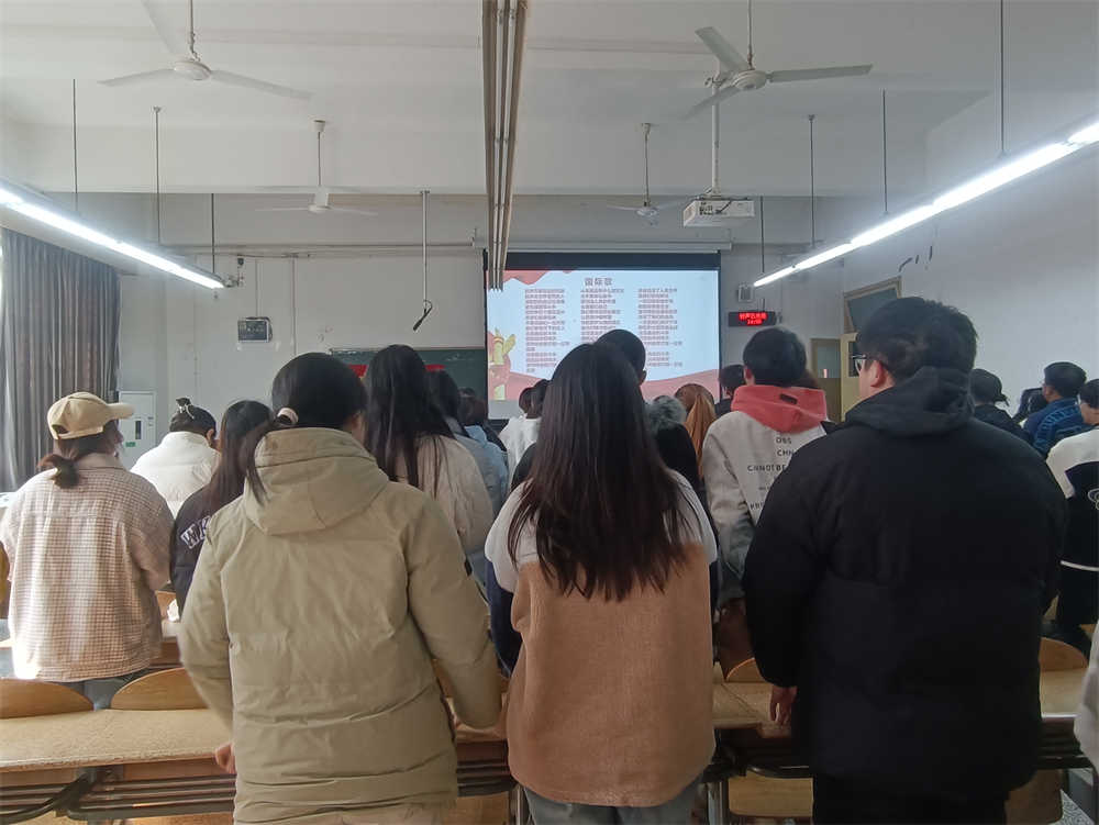 土木工程学院学生党员四支部召开十二月党组织生活2.jpg
