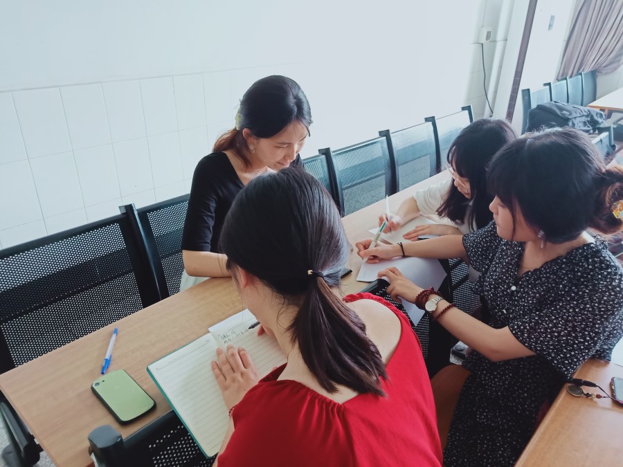 土木工程学院学生党员三支部召开5月支委会.jpg