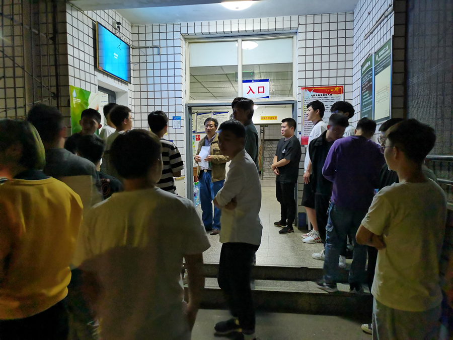 土木工程学院进行学生寝室安全隐患大检查1.png