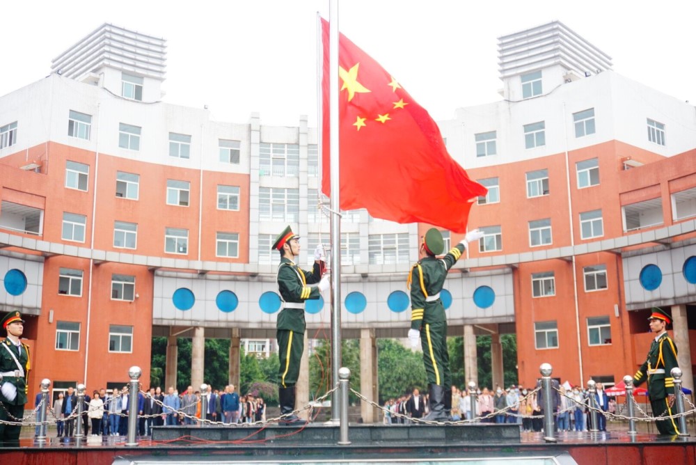 副校长刘康参加土木工程学院升国旗仪式1.jpg
