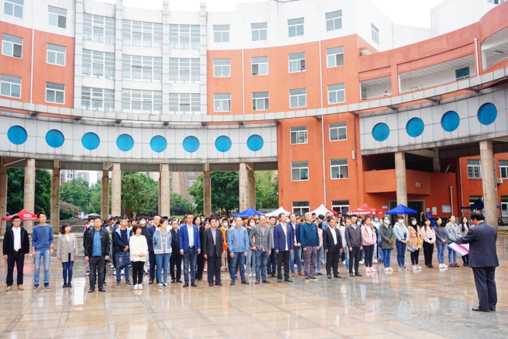 副校长刘康参加土木工程学院升国旗仪式3.jpg