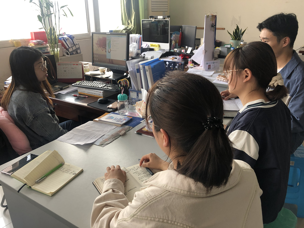 土木工程学院学生党员二支部召开支部委员会1.JPG