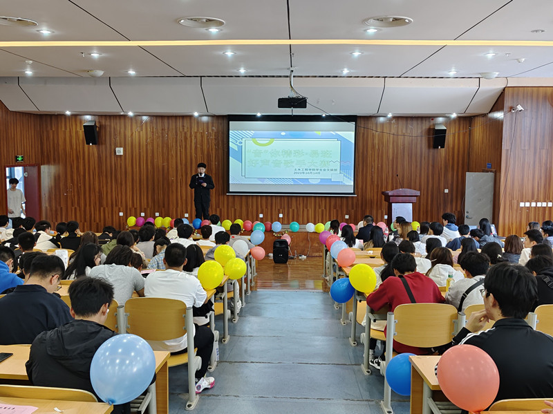 土木工程学院举办“音’你精彩·易班好声音歌手预赛1.jpg