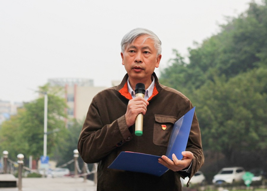 刘康副校长出席土木工程学院升旗仪式2.jpg
