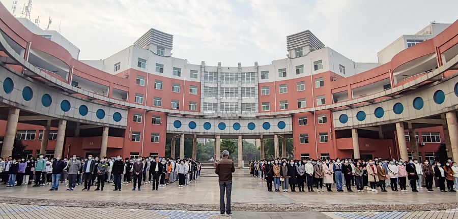刘康副校长出席土木工程学院升旗仪式3.jpg