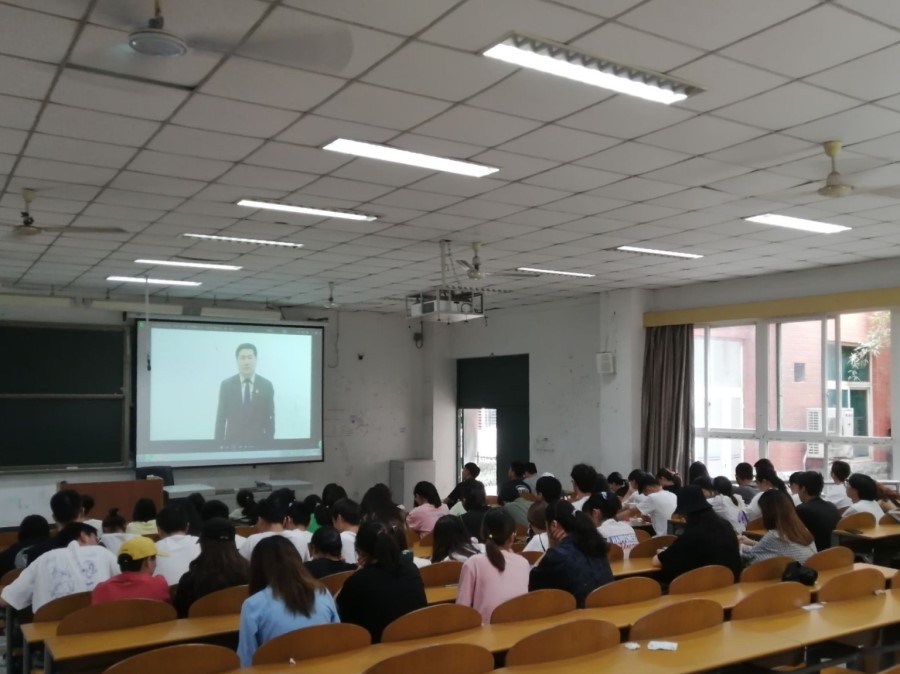 土木工程学院学生同上四史大课第二讲“中国共产党为什么‘能’’1.jpg