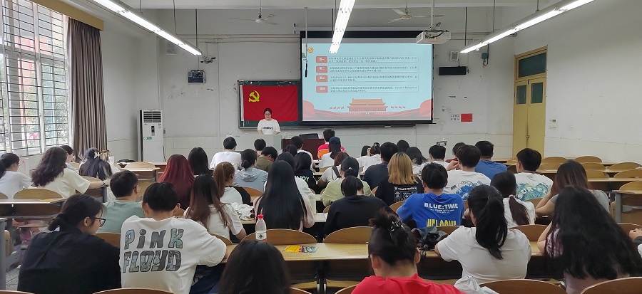 土木工程学院学生党员四支部召开五月组织生活2.jpg