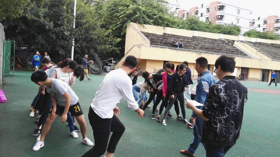 土木工程学院学生党员三支部开展“凝心聚力，共创辉煌’积极分子主题培养活动.jpg