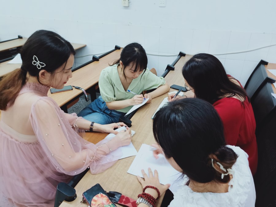 土木工程学院学生党员三支部召开6月支委会.jpg