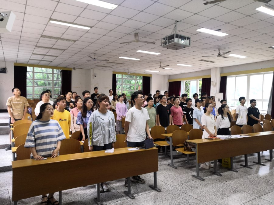土木工程学院学生党员四支部开展“学习新中国史和改革开放史’组织生活专题四1.jpg