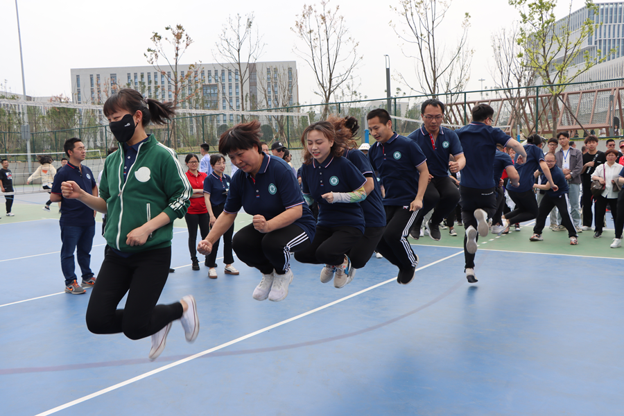 土木工程学院教工在校运动会中赛出风采2.png
