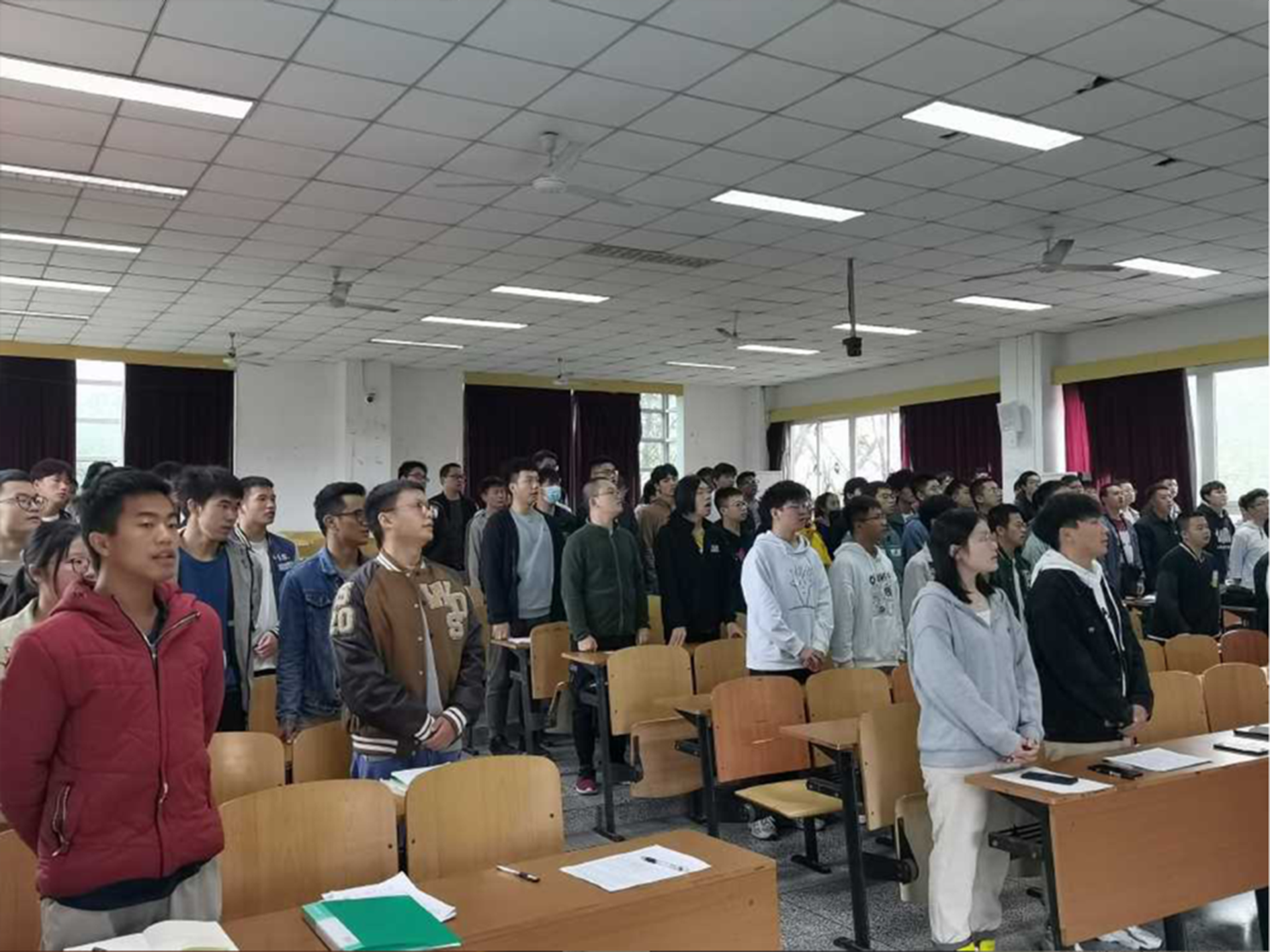 土木工程学院学生党员一支部开展组织生活专题二2.png