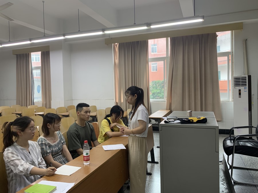 土木工程学院学生党员二支部召开七月支部委员会.jpg