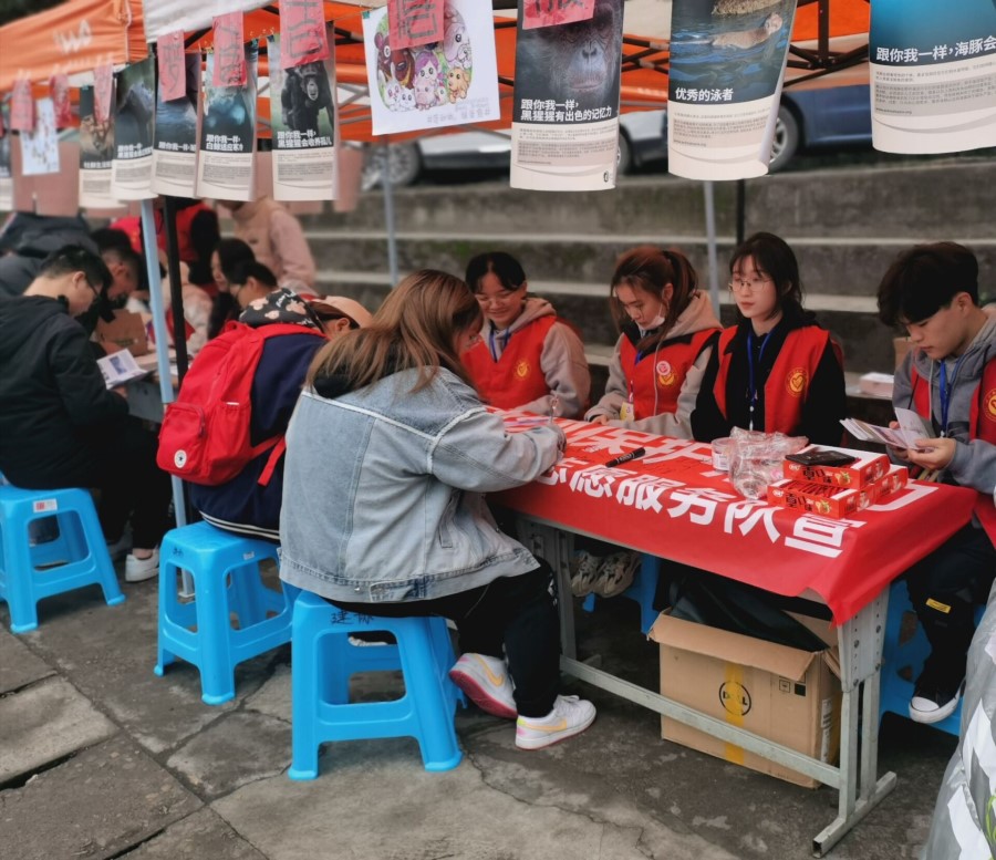 土木工程学院“筑梦者’志愿服务队开展预防艾滋病活动并获奖1.jpg