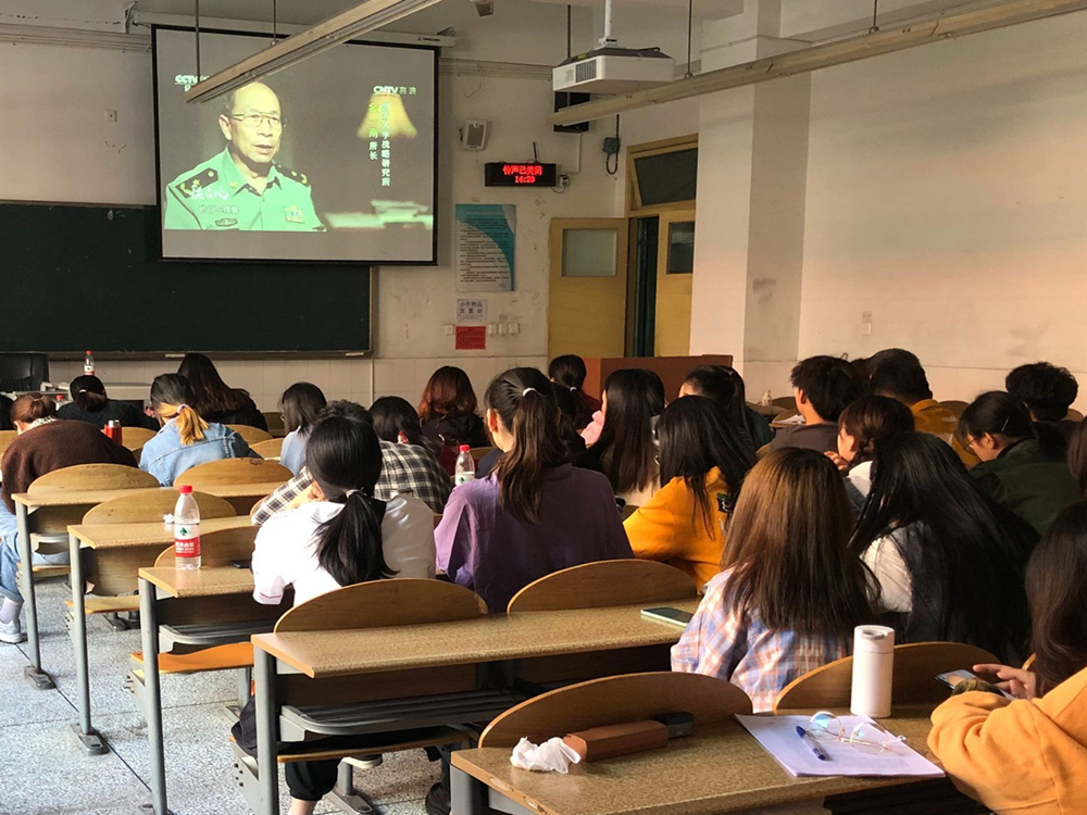 土木工程学院学生党员二支部开展“看爱国影片 迎建党百年’主题观影活动.jpg