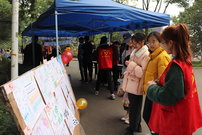 土木工程学院“筑梦者’志愿服务队助力自贡创建文明城市2.jpg