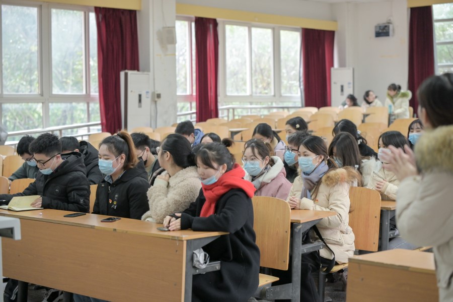 土木工程学院学生党员四支部召开支委换届大会2.jpg