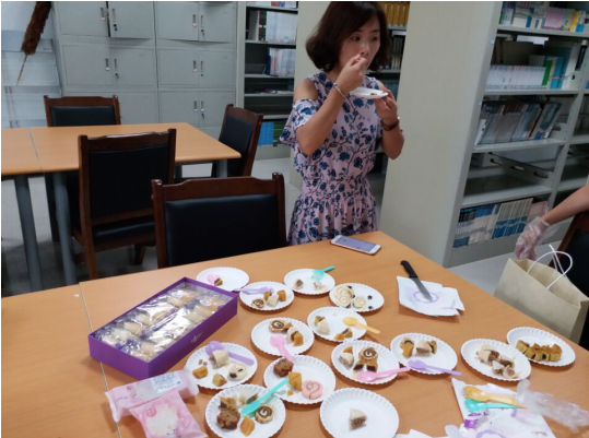 土木工程学院分工会组织教师参加元祖月饼品鉴活动1.png