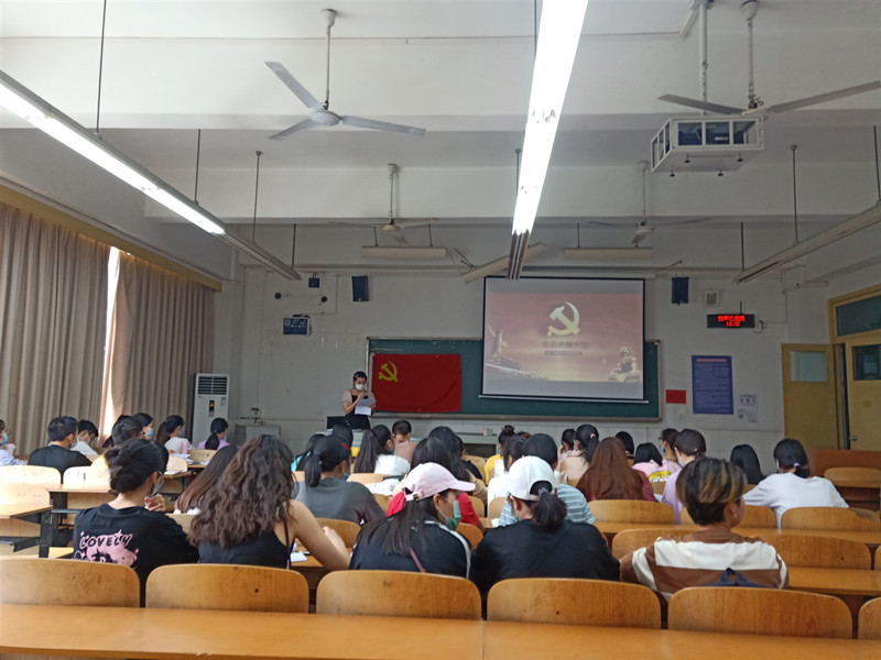 土木工程学院学生党员五支部召开党员大会.jpg