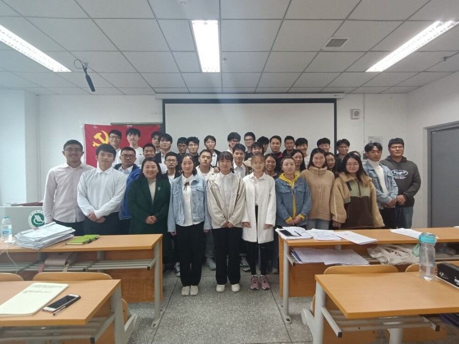 土木工程学院学生党员一支部召开党员转正暨发展大会.jpg