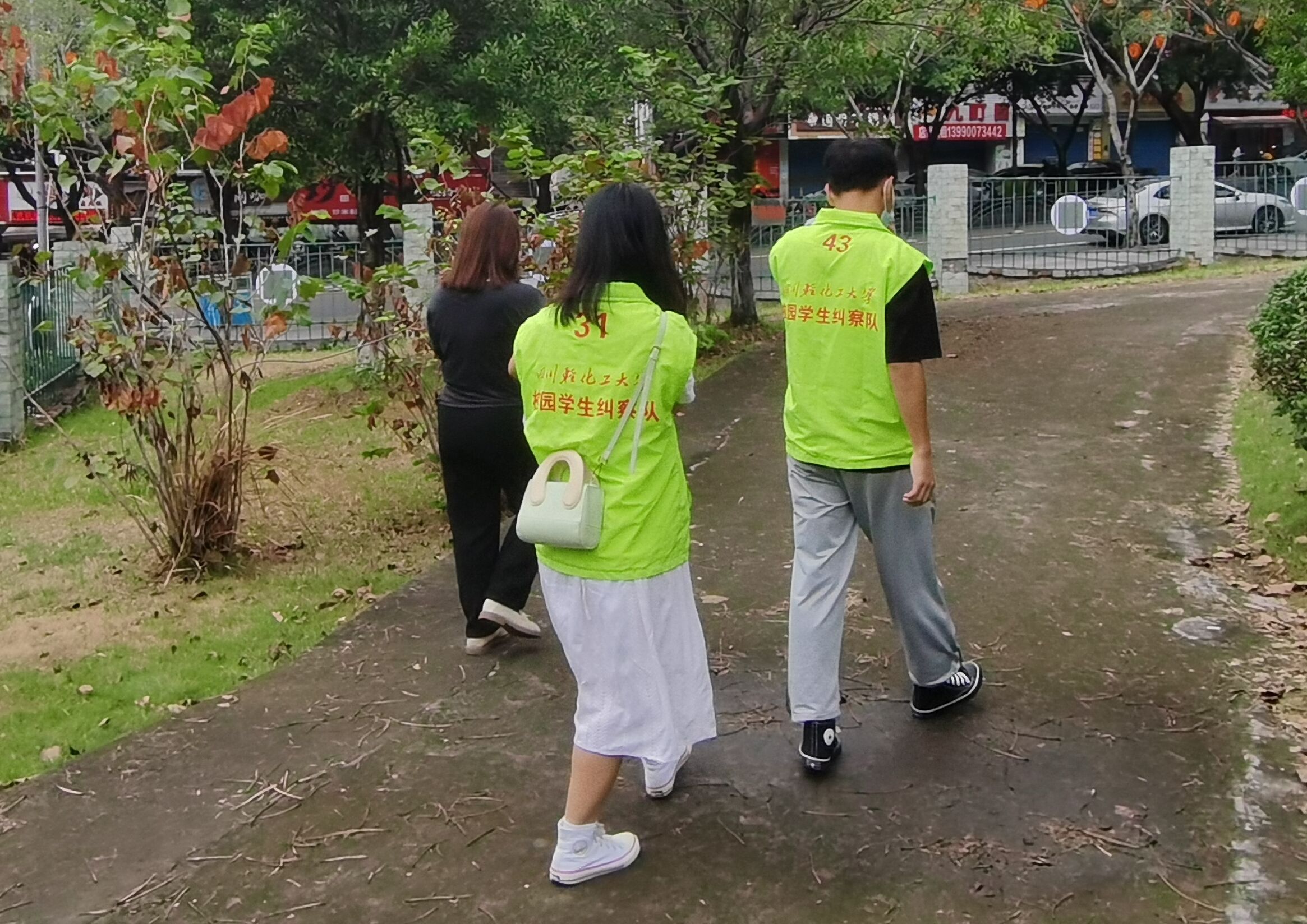 土木工程学院学生党员二支部开展疫情防控劝导志愿服务2.jpg