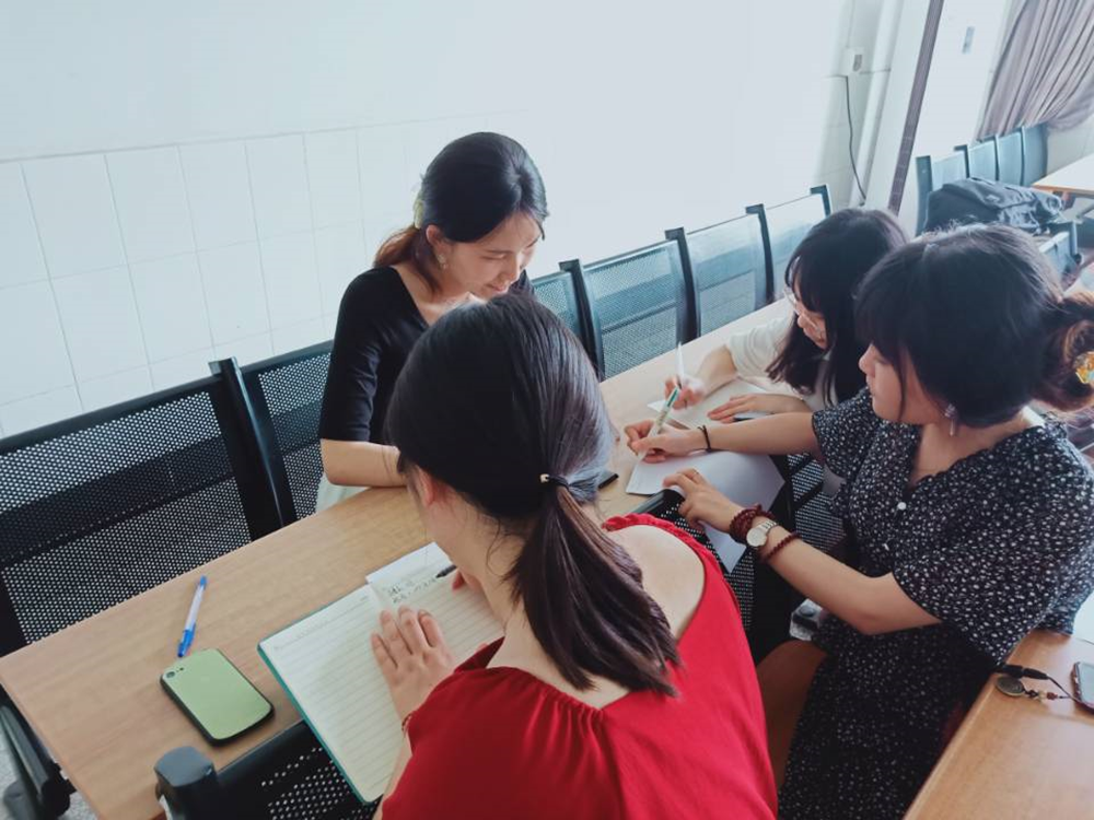 土木工程学院学生党员三支部召开8月支委会_副本.png