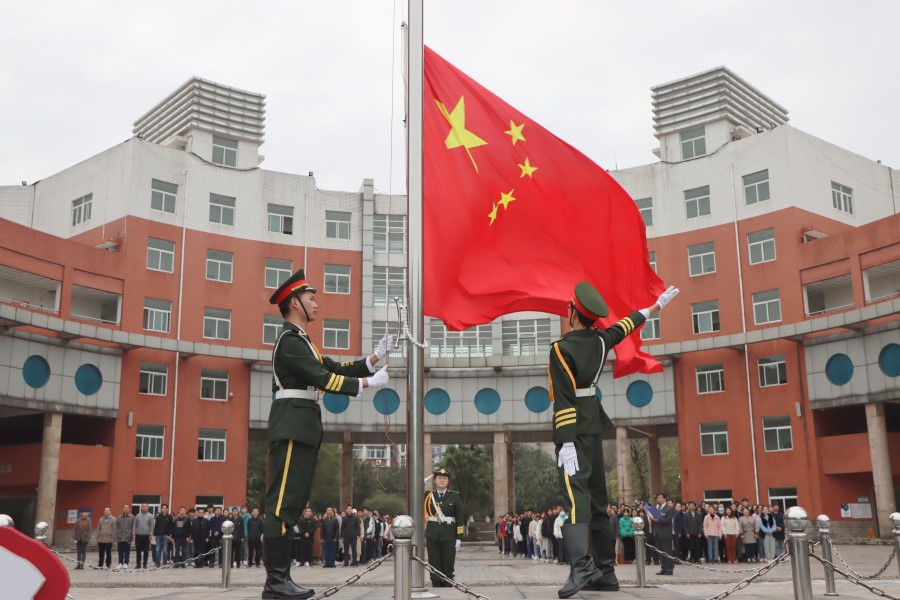 刘康副校长出席土木工程学院升旗仪式1.jpg