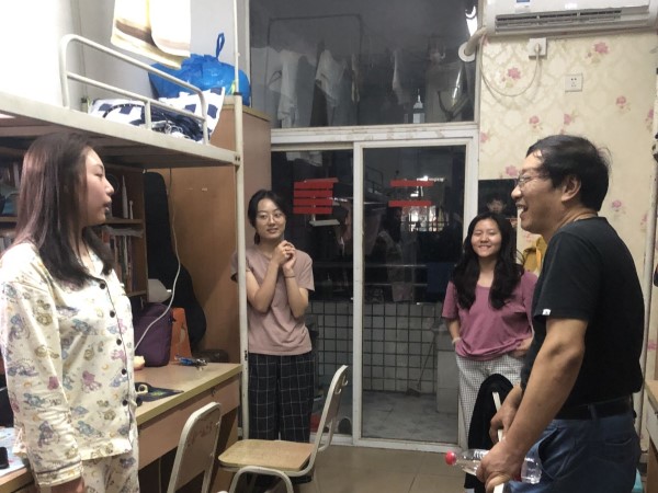 土木工程学院教师走访2018级专升本新生.jpg