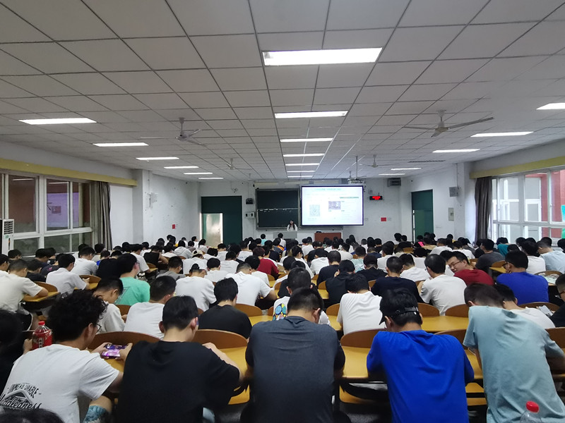 土木工程学院土木工程专业与给排水科学与工程专业2020级全体成员召开新学期主题班会.jpg