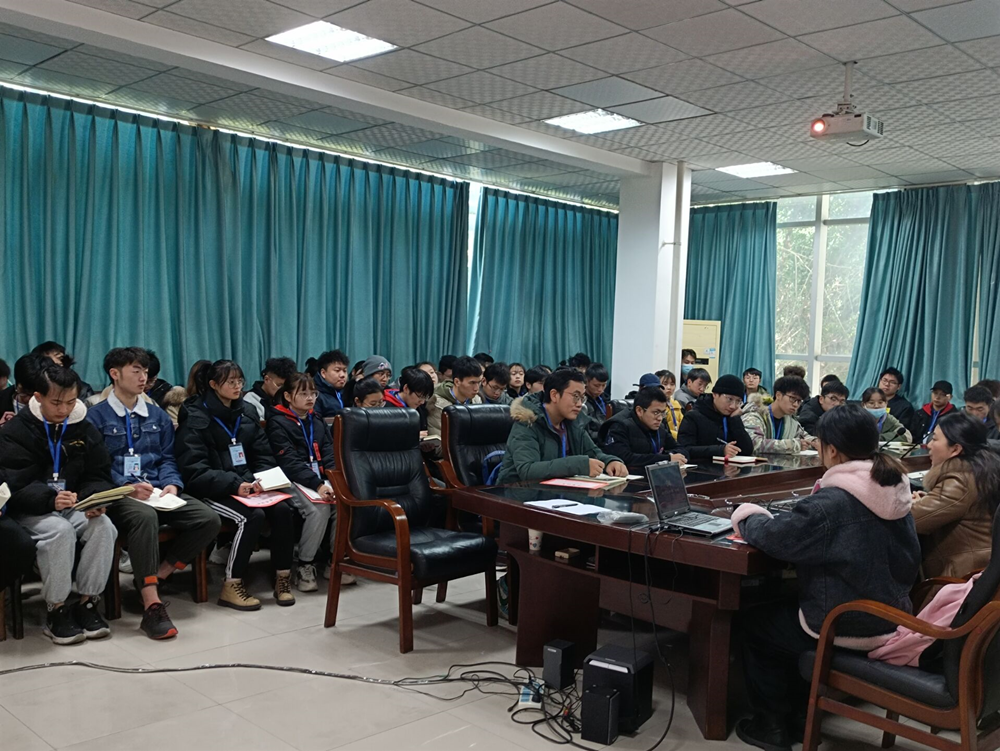 土木工程学院团总支学生会召开总结大会2.png