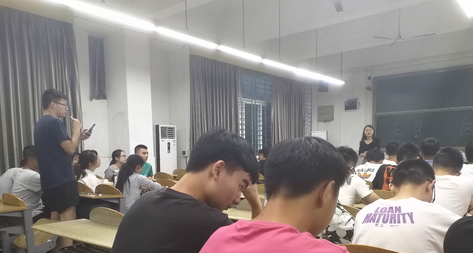2017级给排水科学与工程专业召开期末主题班会2_meitu_1.jpg