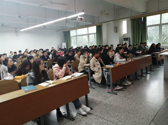 土木工程学院2018级工程造价和给排水专业开展宪法教育主题活动2.jpg