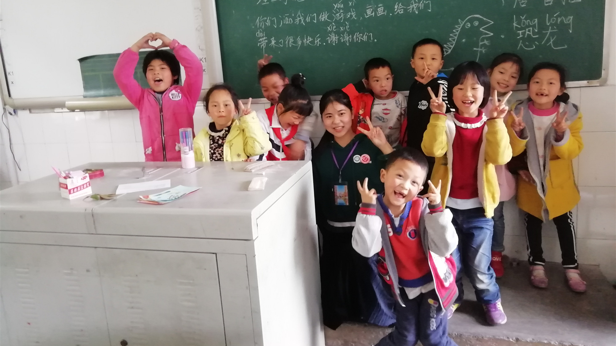 土木工程学院“筑梦者’志愿服务队开展詹井小学支教活动1.jpg