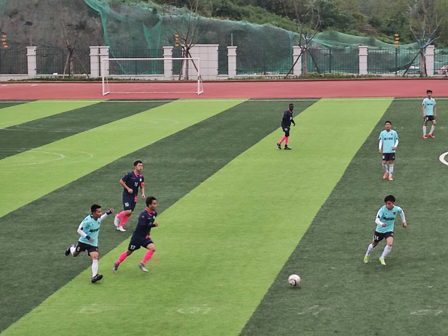 土木工程学院在“三好杯’足球赛奋勇拼搏.png