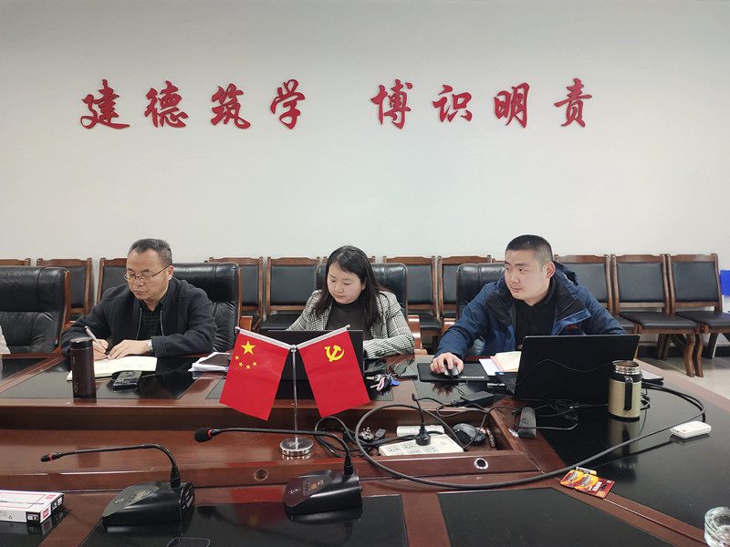 土木工程学院召开新学期辅导员交流会3.jpg