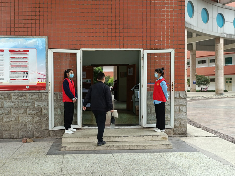 土木工程学院“筑梦者’志愿服务队开展疫情防控文明劝导活动.jpg
