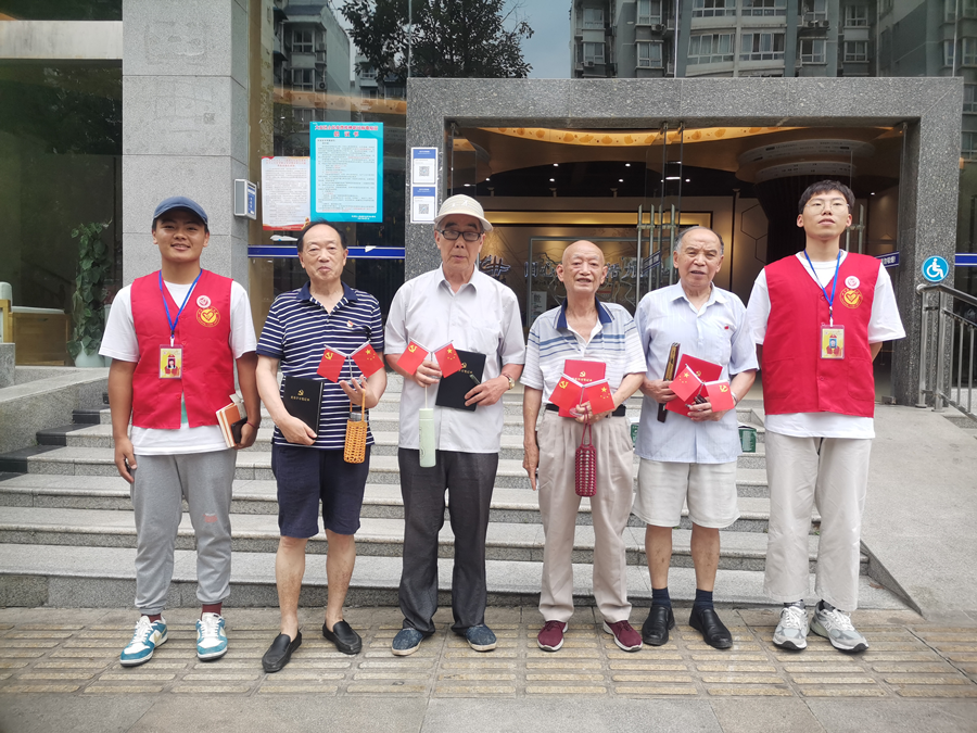 土木工程学院“筑梦者’志愿服务队开展“传承红色思想，点亮党性之光’座谈会2.png