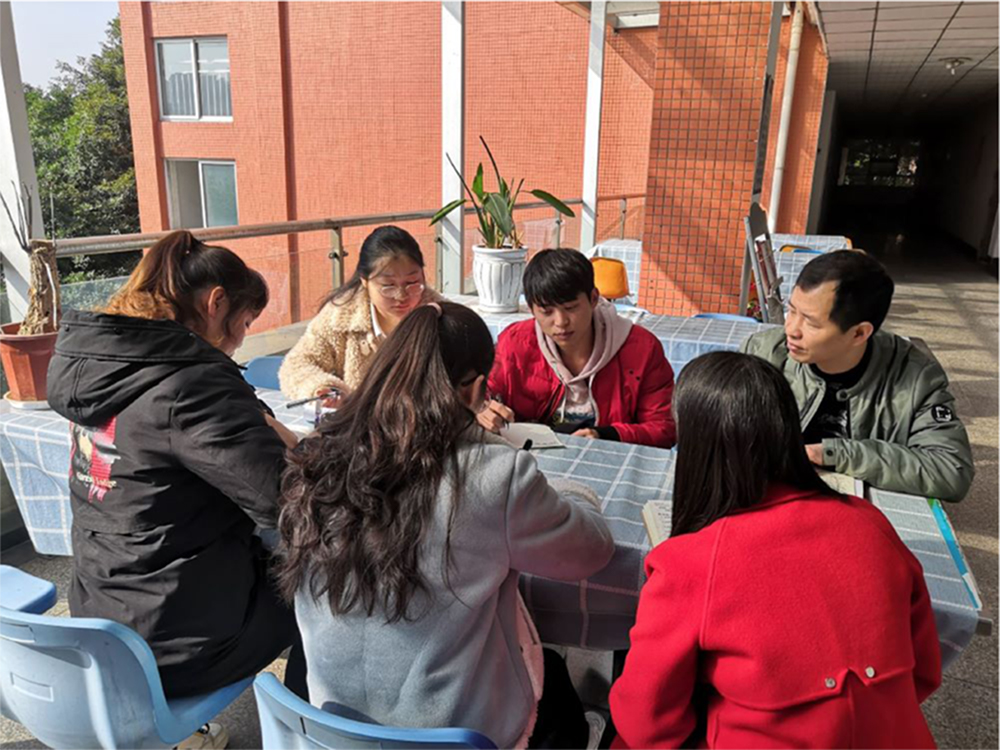 土木工程学院学生党员四支部召开11月支委会1.jpg