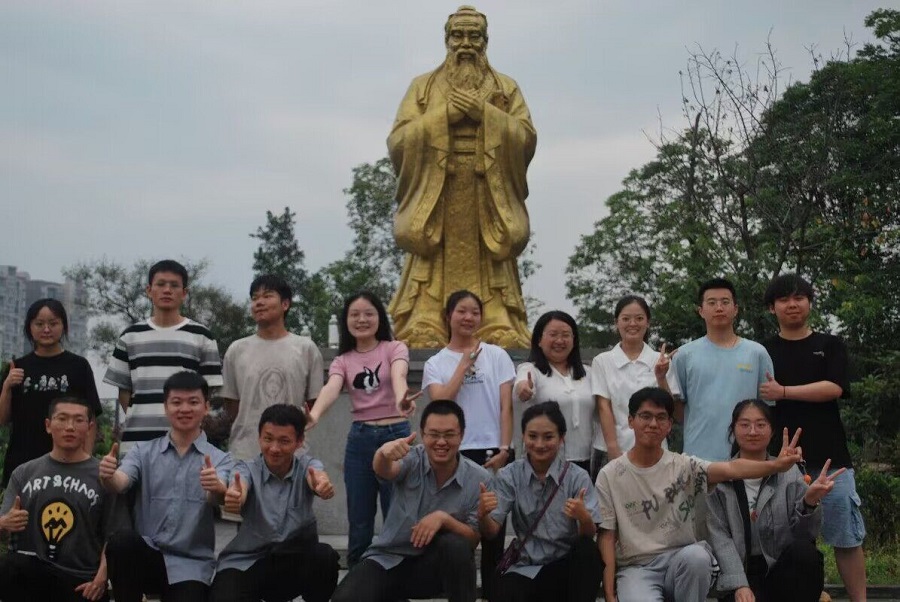 土木工程学院学生党员一支部毕业生党员欢送会1.jpg