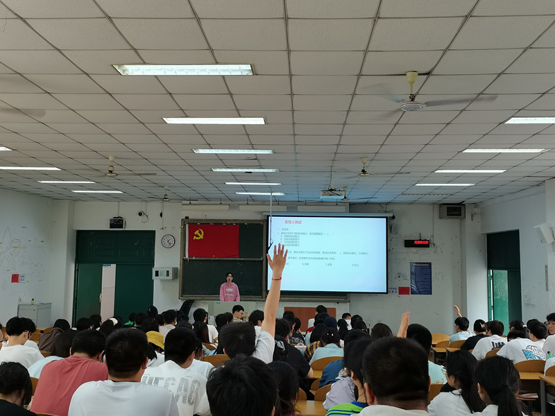土木工程学院学生党员四支部开展组织生活专题一.jpg